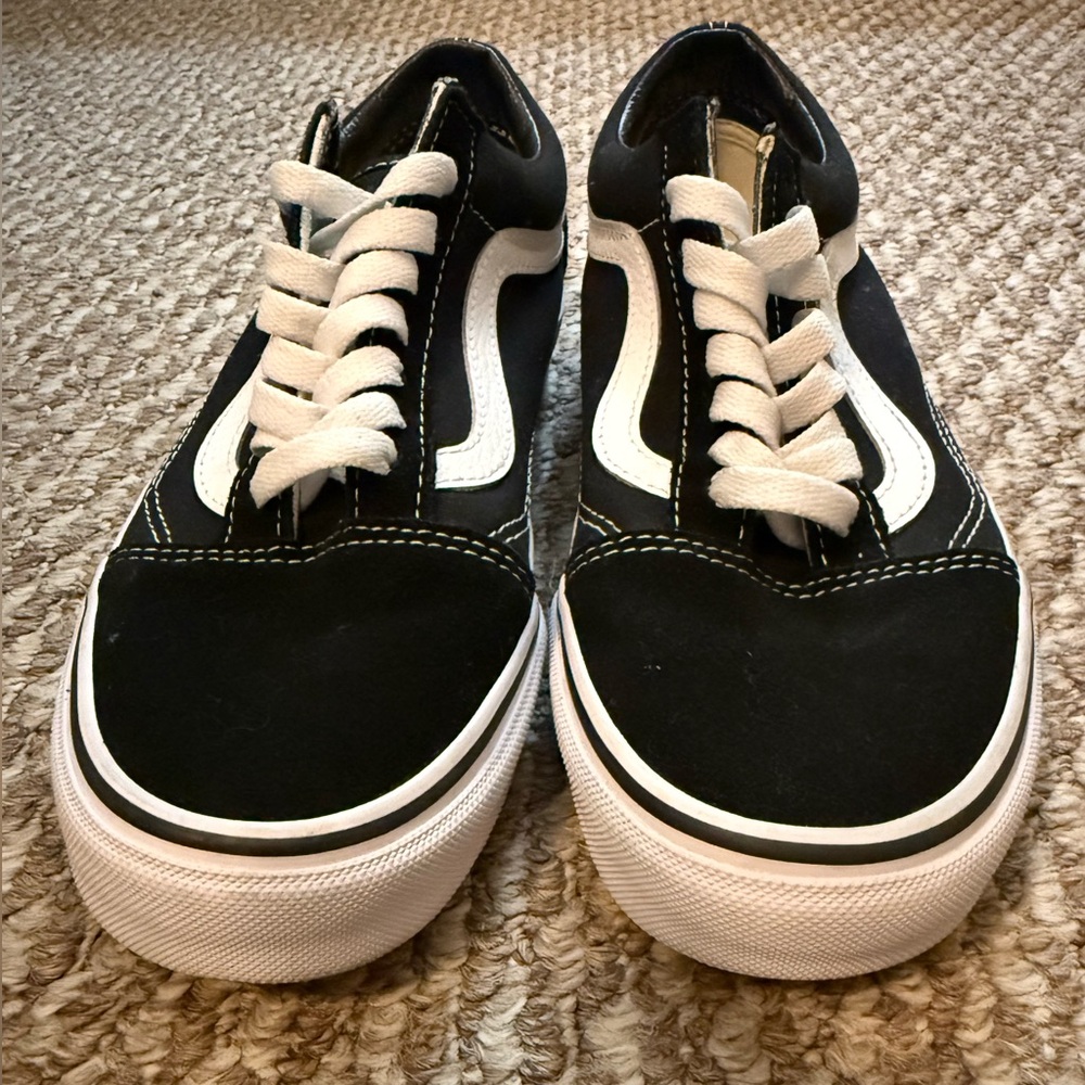 Vans Woman’s Black and White Sneakers